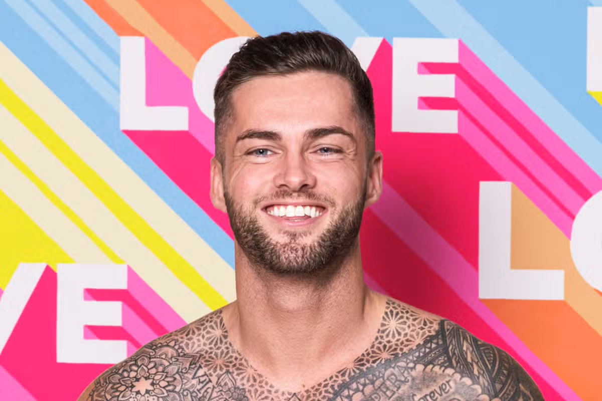 Former Love Island participants Jamie Clayton
Image Source: Evening Standard