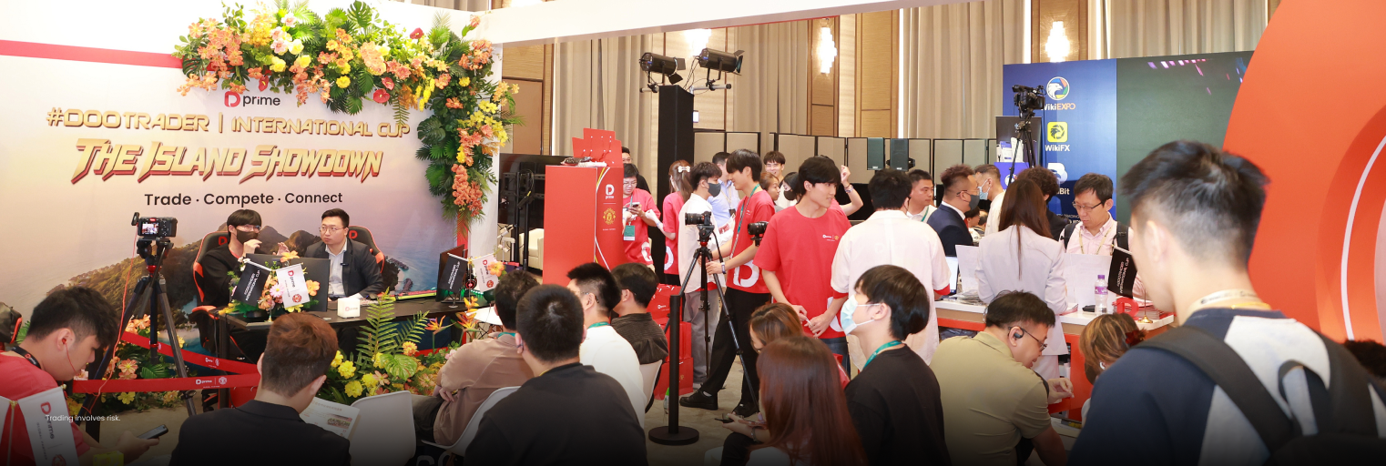 Crowd gathers at the D Prime #DooTrader booth during WikiEXPO Hong Kong 2026.